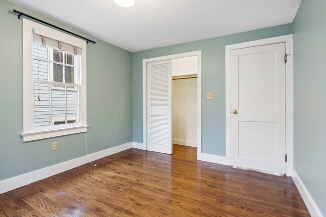 Building Photo - 624 Quinnipiac Ave