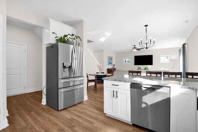 Building Photo - 245 Lonesome Glory Dr