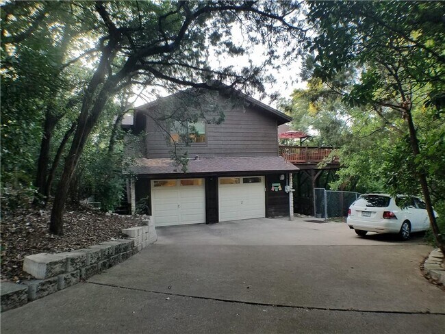 Primary Photo - 6201 Highland Hills Dr