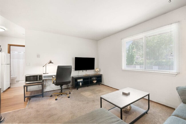 Building Photo - 2601 University Ave