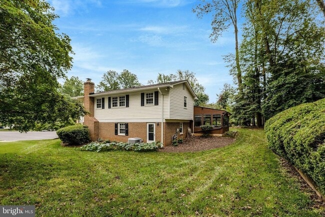 Building Photo - 615 Kearney Ct SW