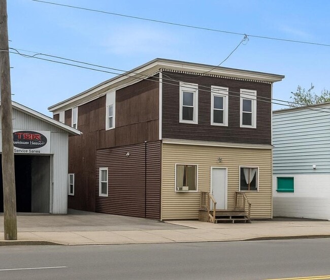 Primary Photo - 503 N State St