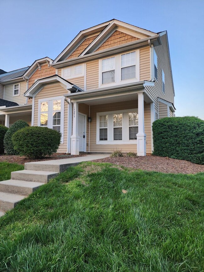 Building Photo - Four bedroom townhome in Caldwell Station