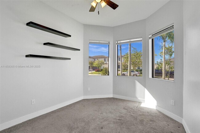 Building Photo - 10590 Mira Vista Dr