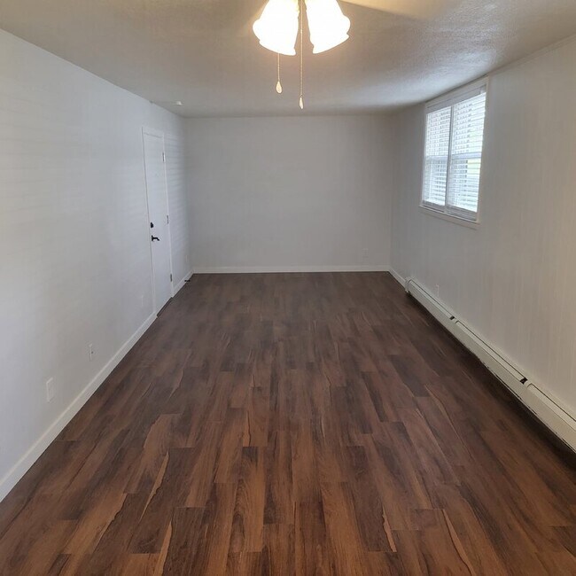 Building Photo - 2822 Kingman Blvd