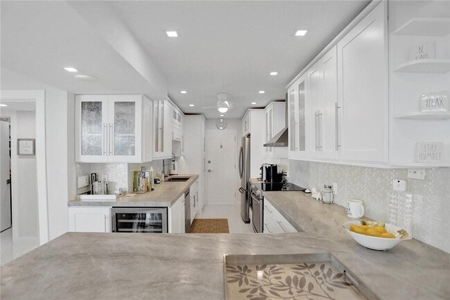 Building Photo - 5200 N Ocean Blvd