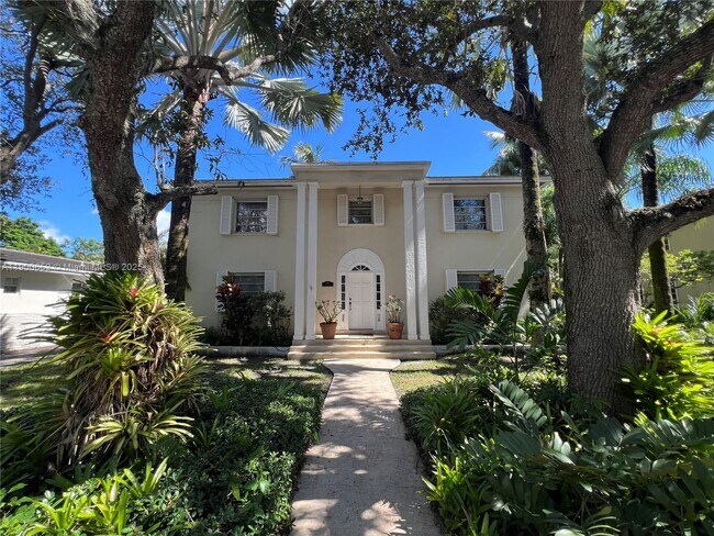 Primary Photo - 3917 Segovia St