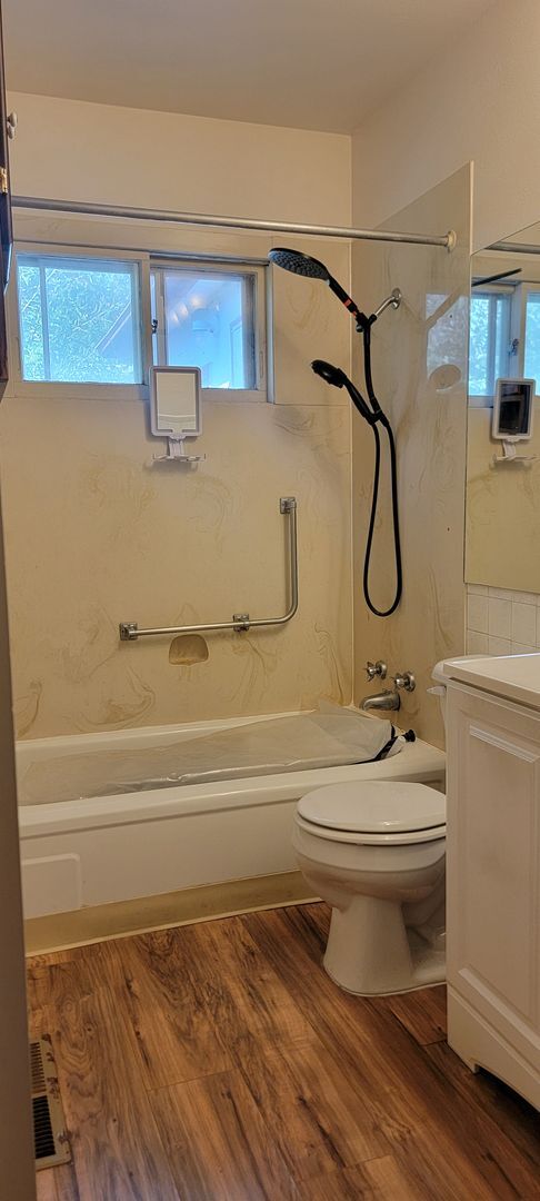 Building Photo - 3 Bedroom 1 Bath Home **Move In Special