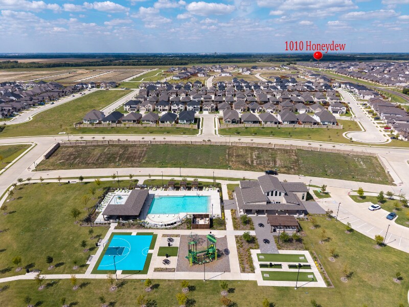 Building Photo - 1010 Honeydew Ln