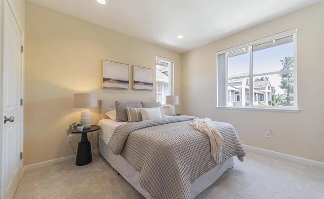 Building Photo - Discover the best location in the complex ...