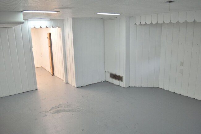 Building Photo - Beautiful Home in Historic Salt Lake District!