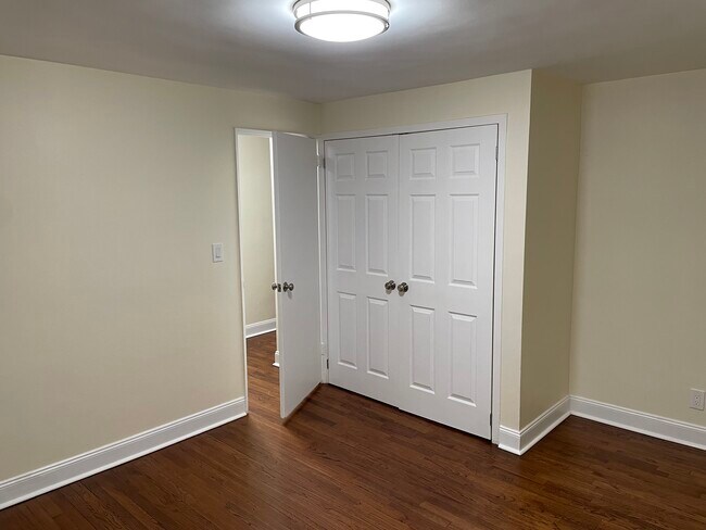 Building Photo - 23 Revere Dr