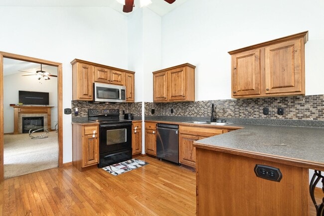 Building Photo - Italian Estates Property Management