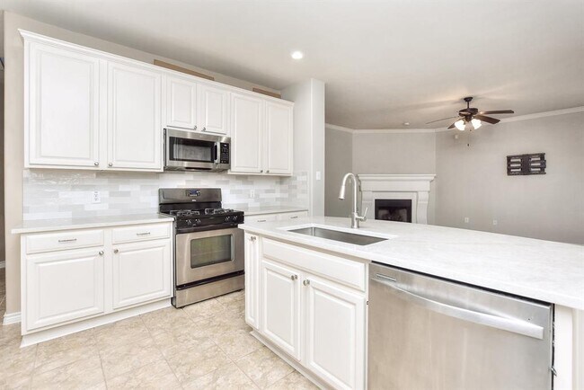 Building Photo - 1103 Cedar Elm Ln