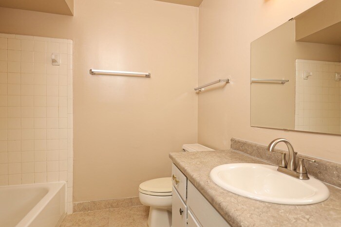 Building Photo - 5817 Carriage Brook Rd