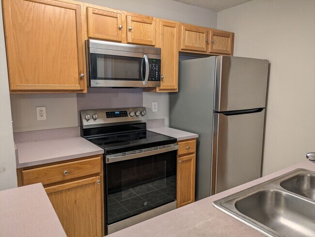 Building Photo - Move in Ready Ranch in Tall Oaks