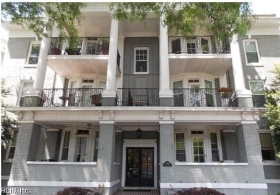 Building Photo - 1009 Colonial Ave