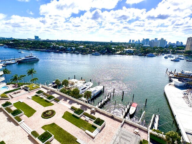 Building Photo - 1 Las Olas Cir