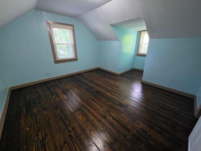 Building Photo - 1597 Koebel Rd