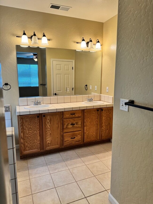 Building Photo - MOVE IN READY!! 3 BEDROOM 2 1/2 BATH HOME FOR RENT IN VILLAS AT COPPER VALLEY