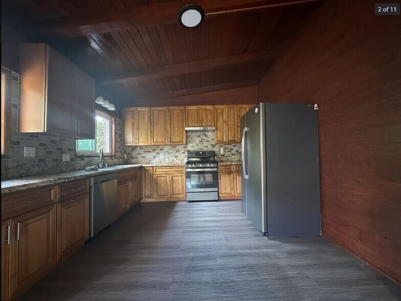 Building Photo - 1646 S Centinela Ave