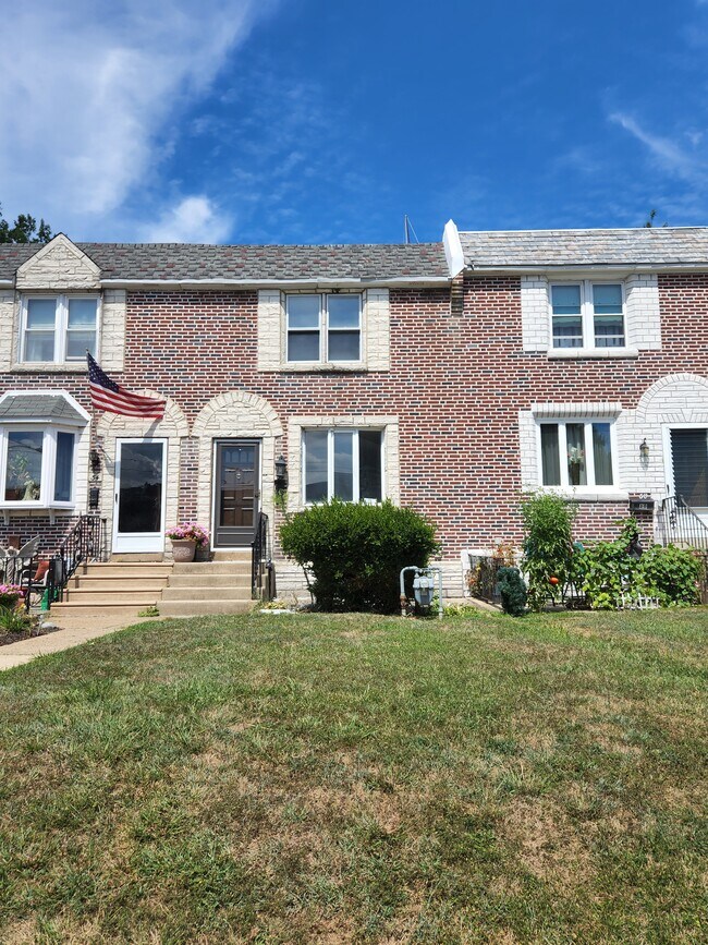 Primary Photo - 32 Briarcliffe Rd