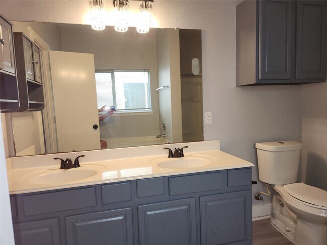 Building Photo - 20911 Walder Ct