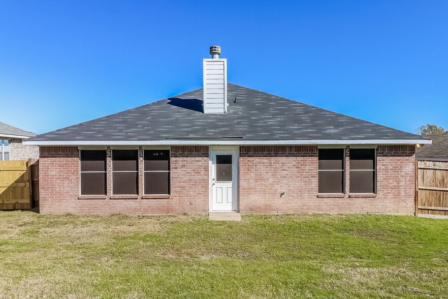 Building Photo - 1082 Magnolia Ln