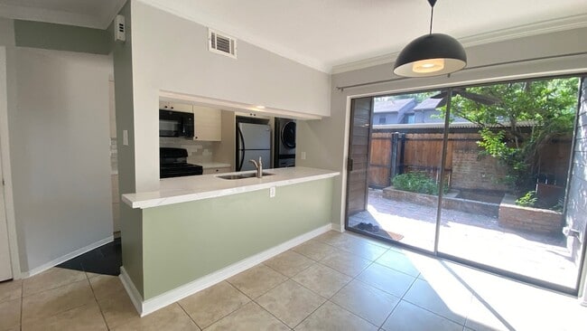 Building Photo - 2601 S Braeswood Blvd