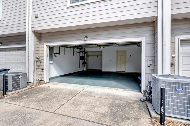 Building Photo - 2915 W Dallas St