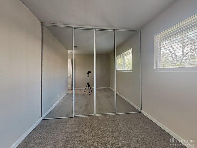 Building Photo - 810 Capstan Ct