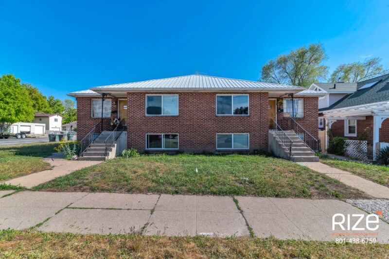 Building Photo - 521 28th St