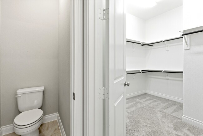 Building Photo - 6927 Pondhawk Dr