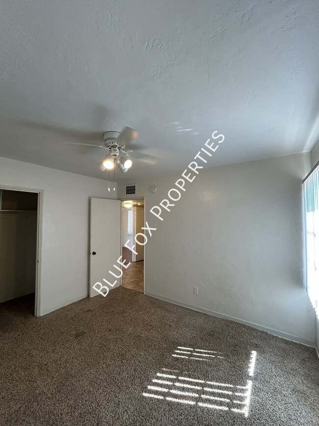 Building Photo - 1448 E Waverly St