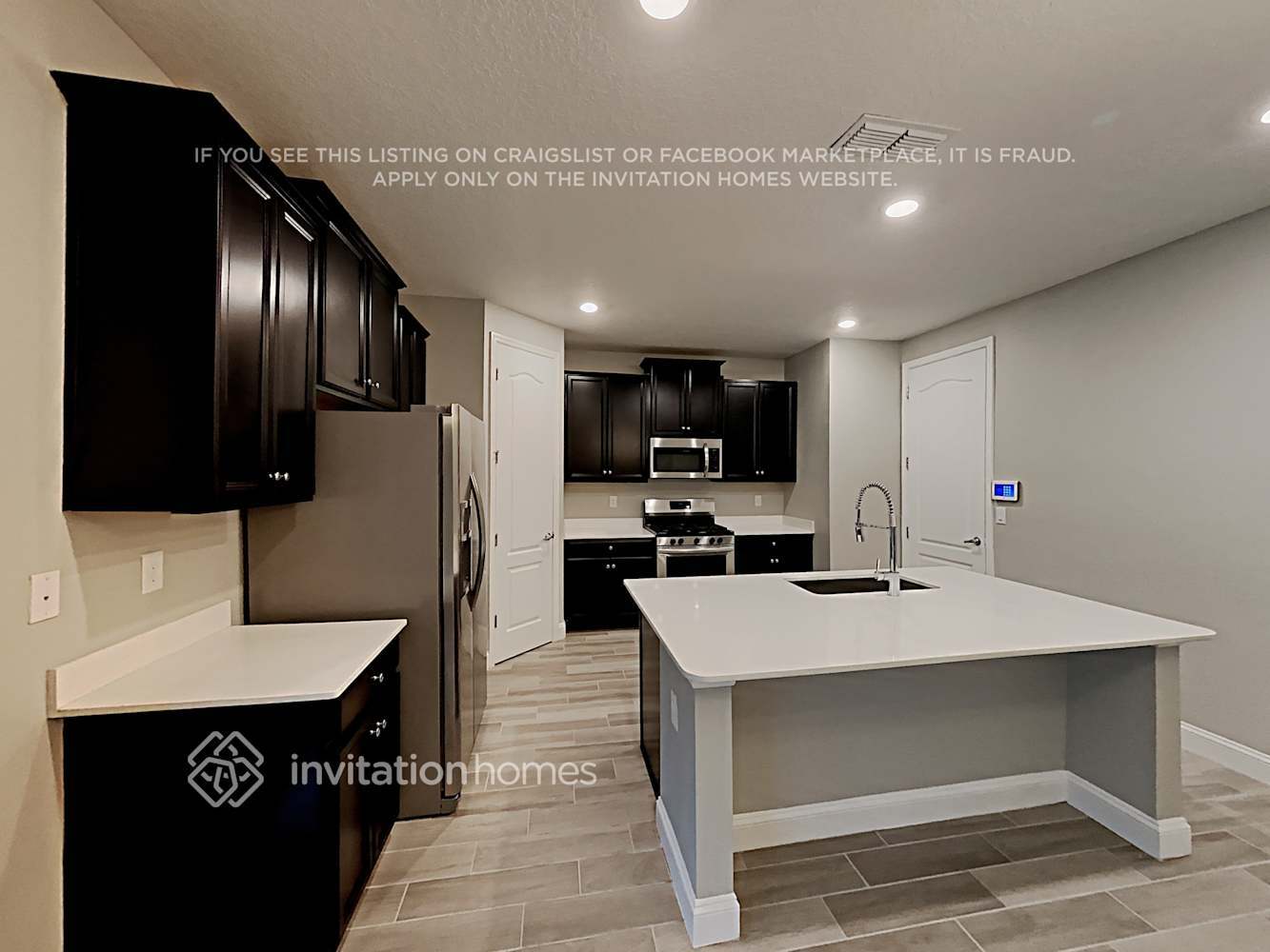 Building Photo - 421 Rivercliff Trl
