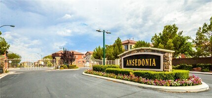 Building Photo - 10624 Allegrini Dr