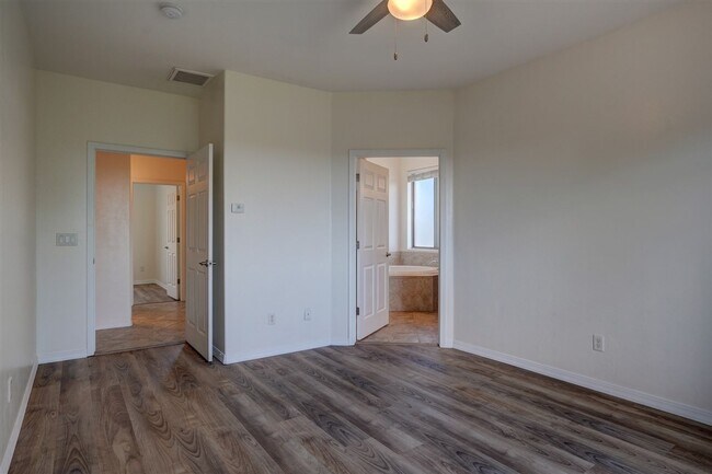 Building Photo - Large 4 bed, 3 bath home in Prescott for R...