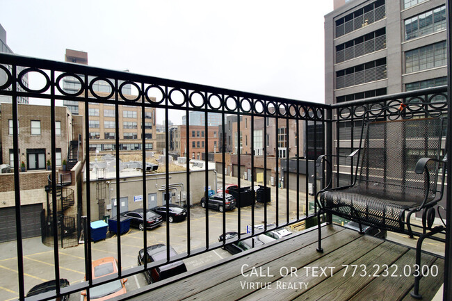 Building Photo - Fulton Market Condo-Quality 3 bedroom 2 ba...