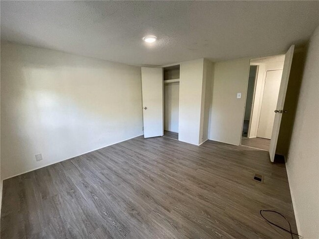Building Photo - 111 Plott Dr