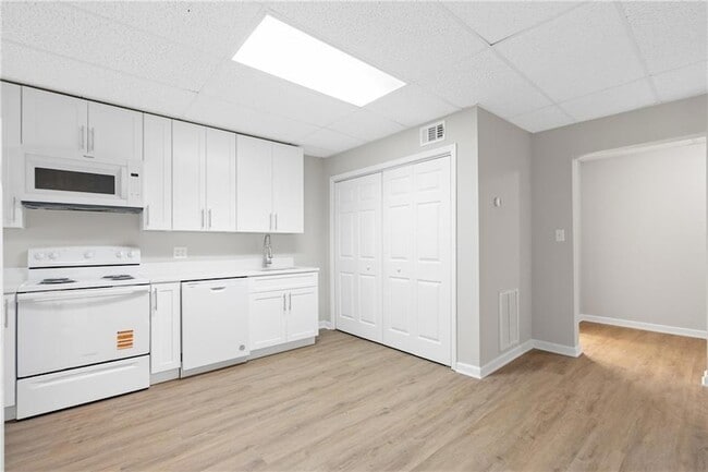 Building Photo - 3418 Rose Arbor Ct