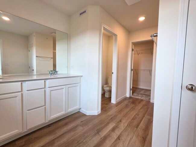 Building Photo - 2309 Horseshoe Cir