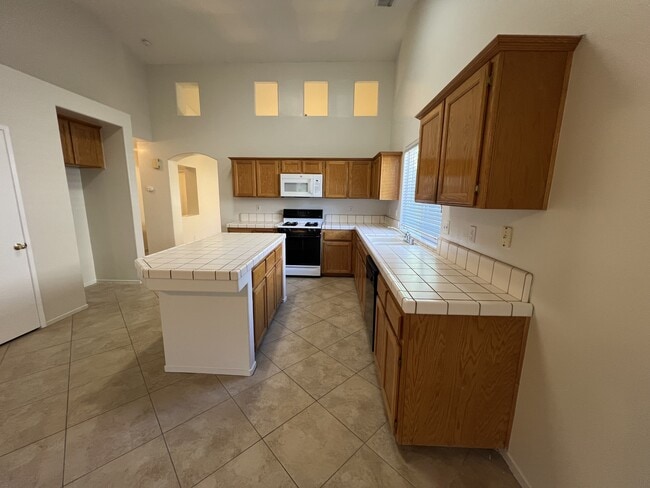 Building Photo - 10209 Polo Saddle Dr