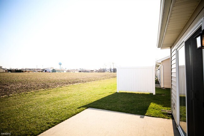 Building Photo - 2 br, 1 bath  - Cardinal Creek