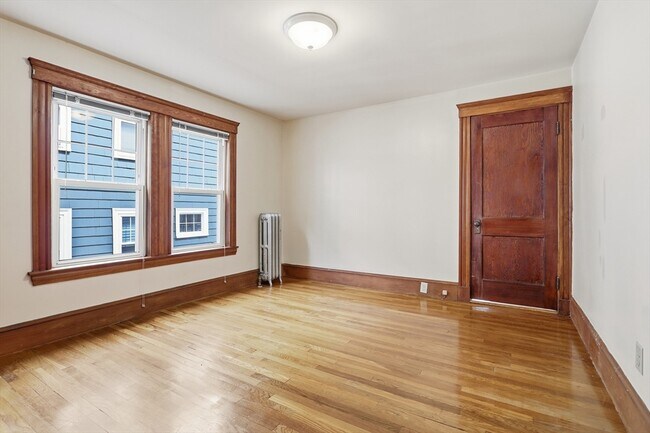 Building Photo - 131 Highland Ave