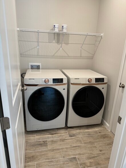 Washer and dryer - 10288 Bonavie Cove Dr