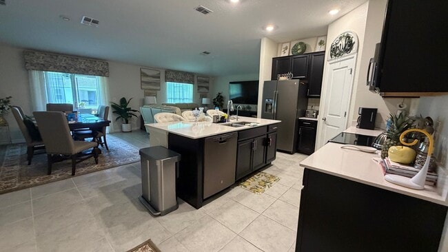 Building Photo - Beautiful 3 bed 2 bath Home - Unfurnished