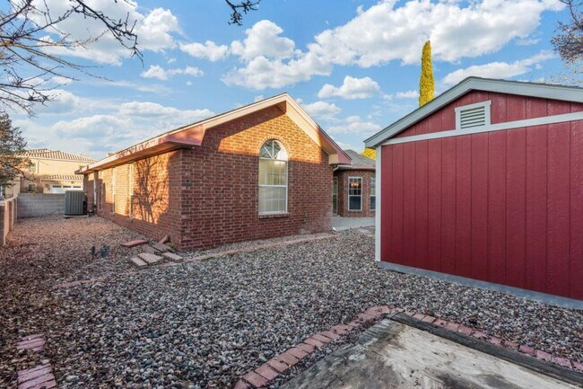 Building Photo - 9512 Rosas Ave NE