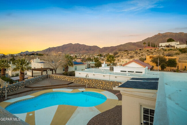 Building Photo - 6205 La Posta Dr