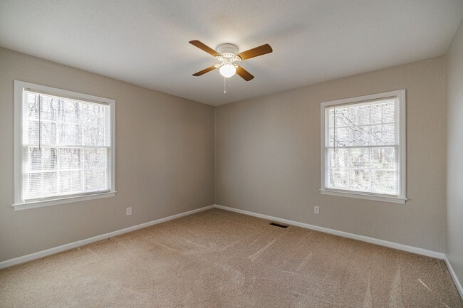 Building Photo - 412 Brownwood Dr