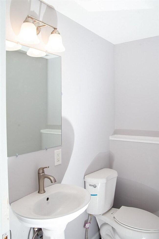 Bathroom - 3020 Featherstone Dr